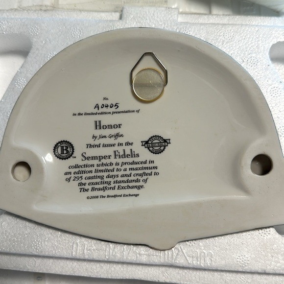 Semper Fidelis Collection “Honor” - Picture 2 of 3